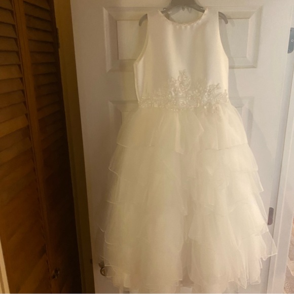 Communion or Flower Girl Dress (Off White) Girls Size 10 with veil and tiara - Picture 2 of 16